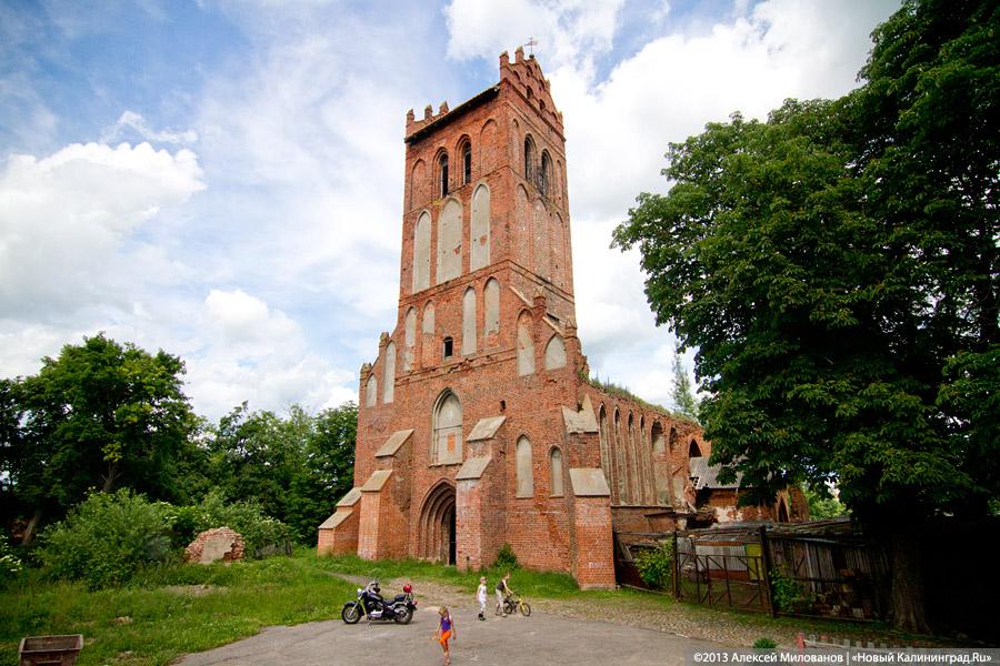 Шаткие ступени: кирха в Железнодорожном стала местом для опасных игр