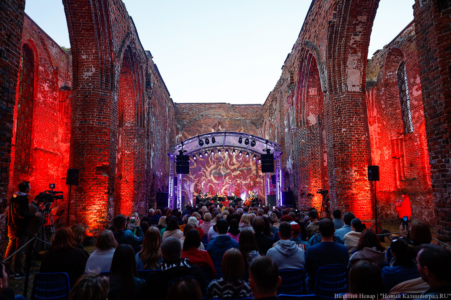 Музыкальное приношение: концерт в руинах кирхи Святого Якоба в фотографиях (фото)