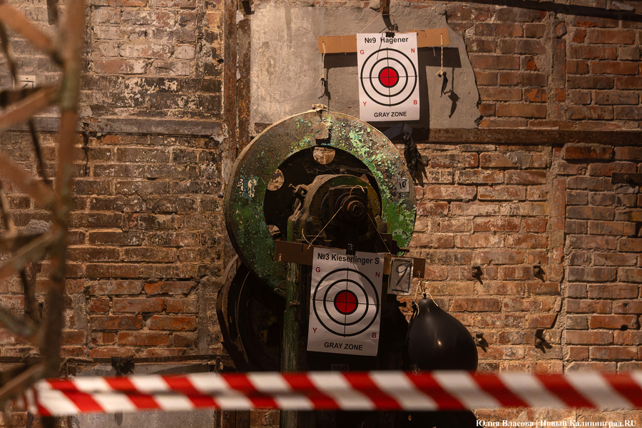 Индустриальные смыслы «Смены»: как прошёл фестиваль света в Кузнечном цехе (фото)