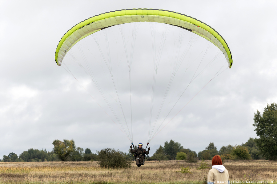«Нас все очень стараются победить»: как прошел чемпионат области по парапланеризму