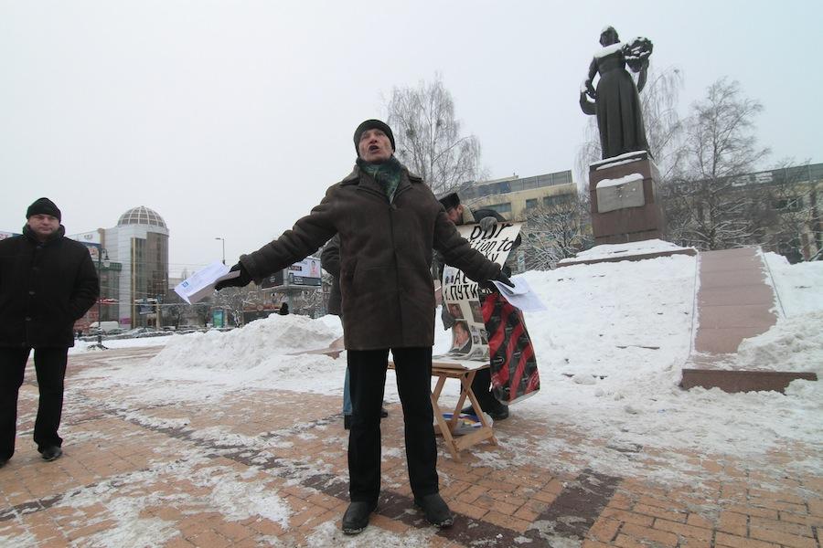 «Наш вклад»: фоторепортаж с пикета против «закона Димы Яковлева»