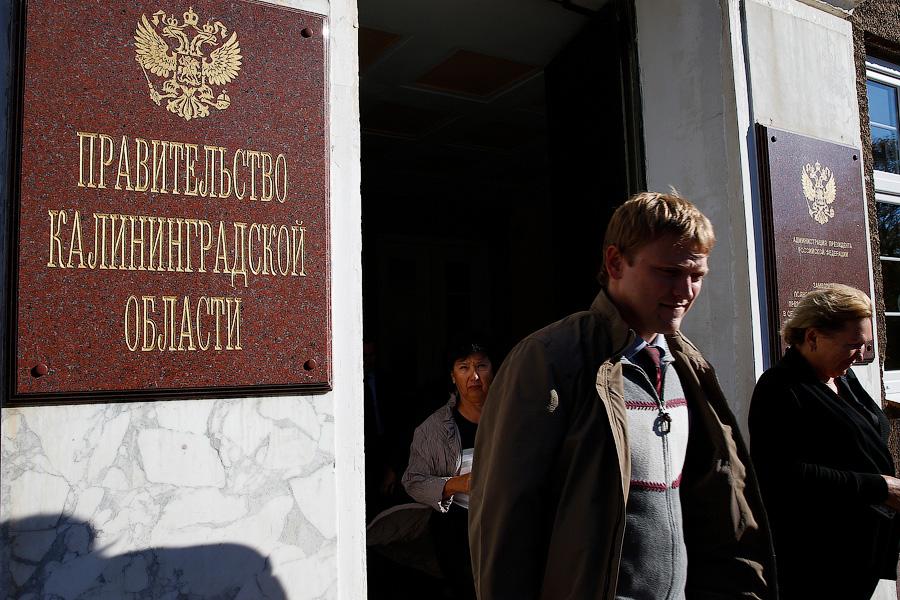 «Мы бы ведрами быстрее потушили»: как пожарные здание правительства «спасали»
