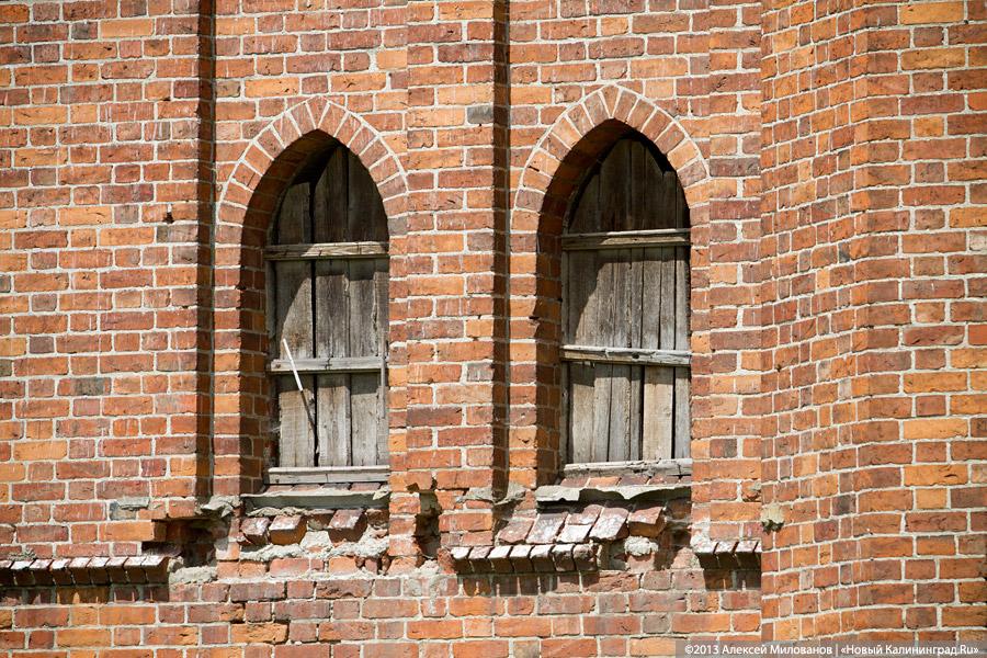 Протестанты и надгробия: кирху в пос. Дружба перестали восстанавливать после передачи РПЦ