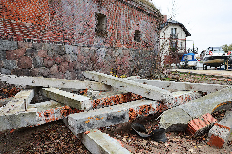 Бастион и порядок: в «Литве» провели первый субботник (фото)
