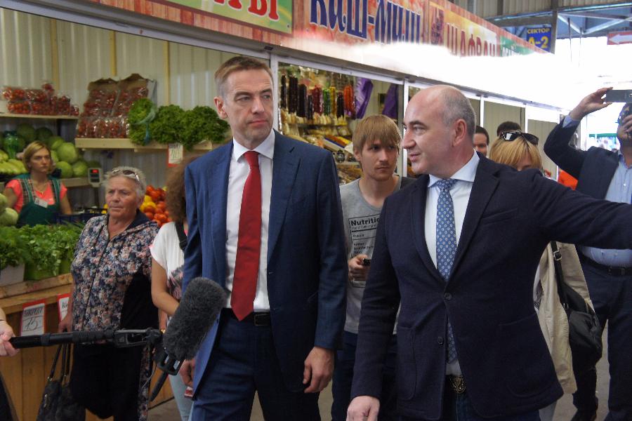 Замминистра торговли нашел на Центральном рынке Калининграда «санкционку»