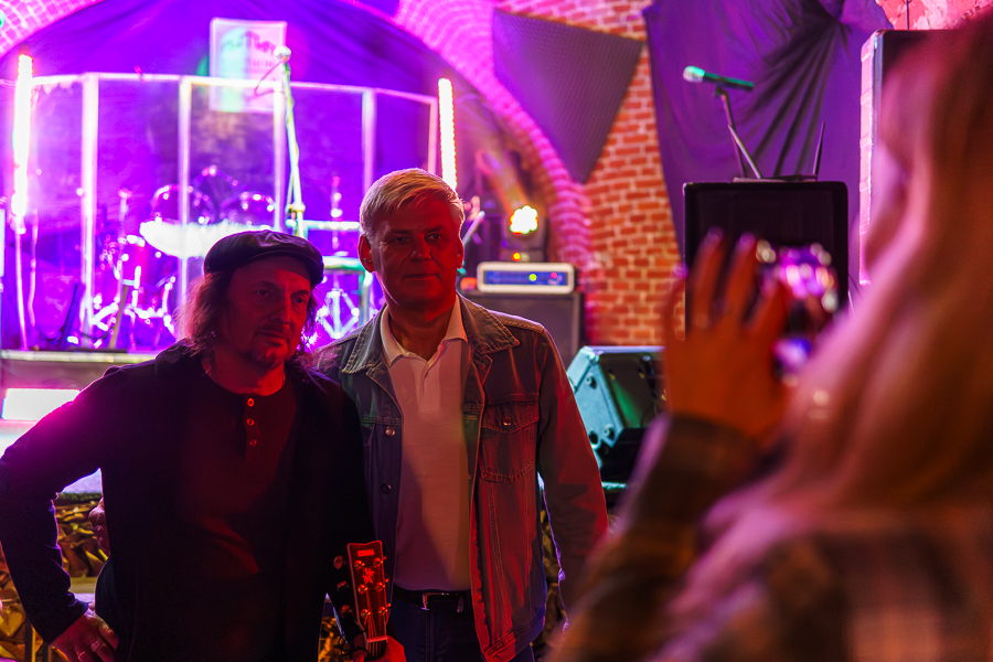 «Нам нужен просто светлый день»: как прошёл концерт Башакова в Калининграде