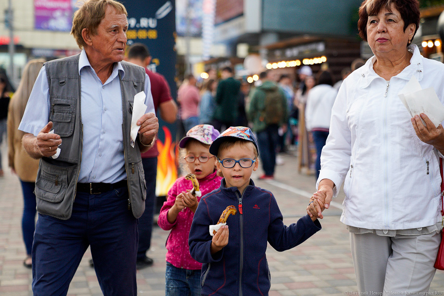 Взять в руку и есть: у Дома Советов прошел городской пикник Kaliningrad Street Food