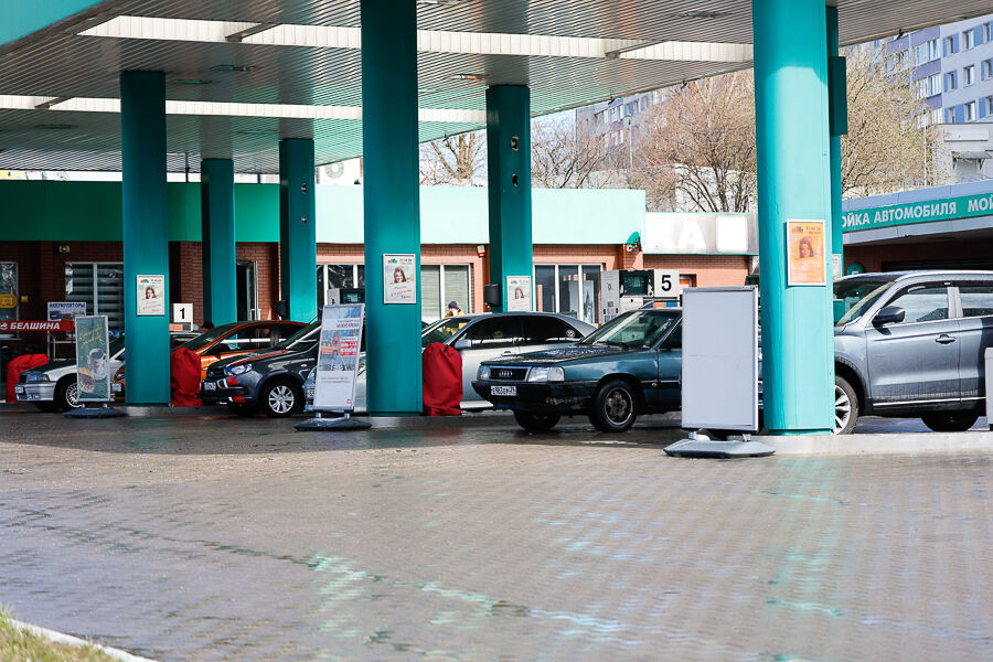 Алиханов: перевозка нефтепродуктов не ограничена, бежать за бензином не надо
