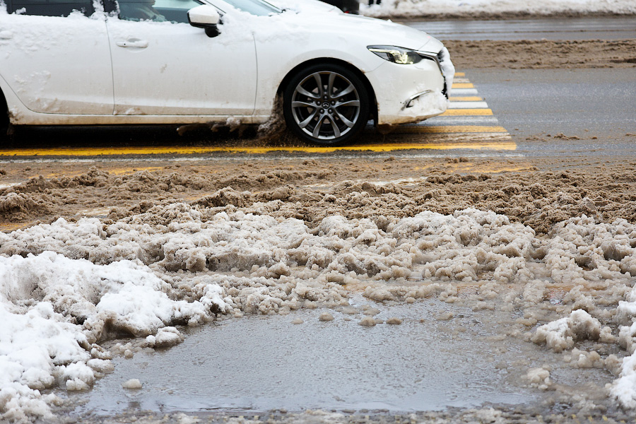 Хаос под белым покрывалом: как выглядит утонувший в снегу Калининград (фото)