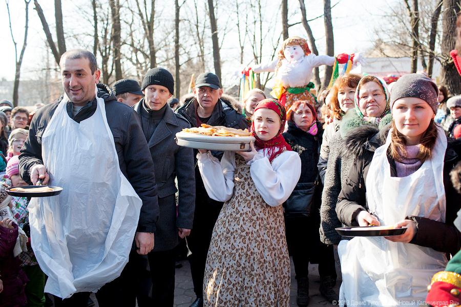 «Блинный бег»: первый городской забег с блинами на Масленицу (+видео)