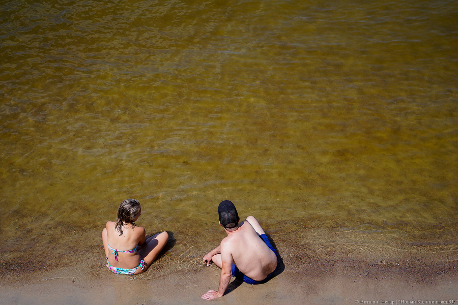 Тесные контакты: пляжи области в жаркие выходные были забиты туристами (фото)