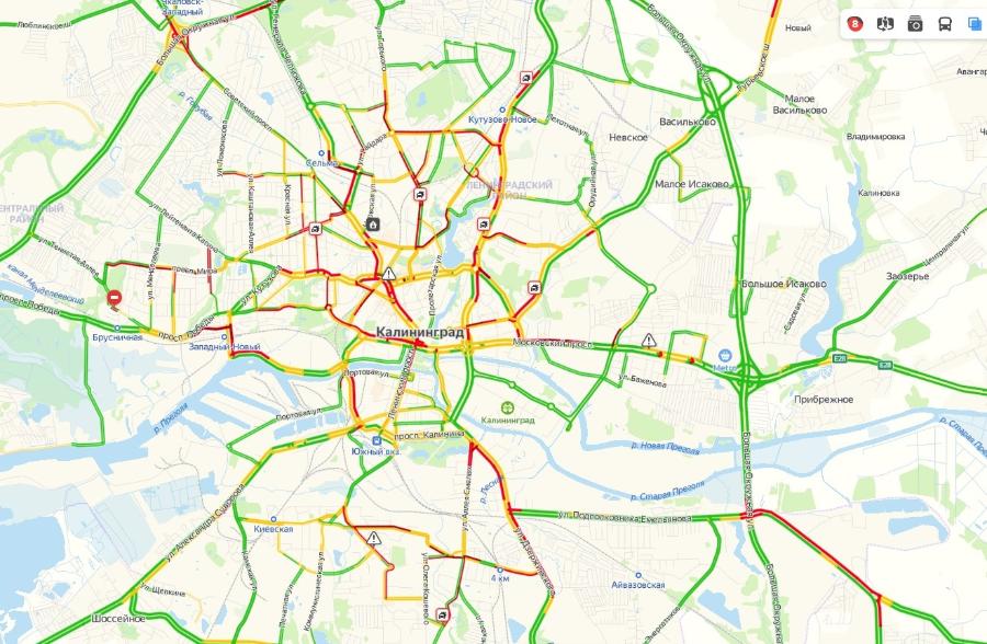 Калининград из-за непогоды и аварий «встал» в 8-балльных пробках