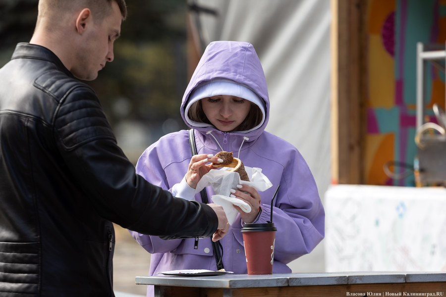 Стритфуд-музей: на острове Канта открылась майская ярмарка «еды и музыки»