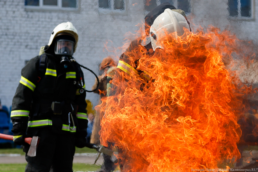 И огонь, и вода: как проходил финал областного конкурса МЧС в Калининграде (фото)