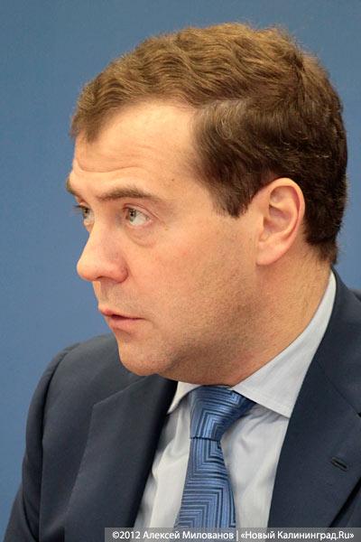 «Второе лицо»: премьер Медведев в фотографиях