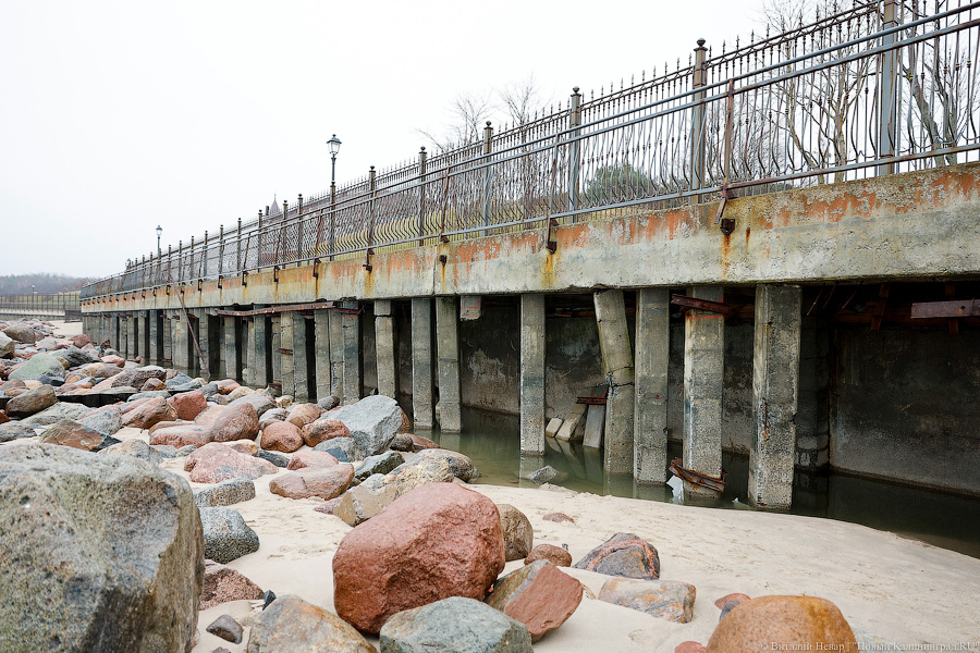 Тройной удар: состояние променада в Пионерском ухудшилось после зимних штормов (фото)