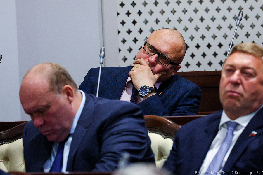 Карты, фотки, все дела: ежегодный отчет Антона Алиханова в фотографиях