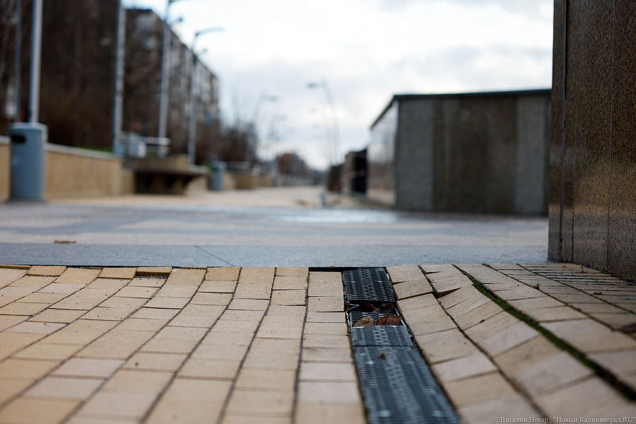 Трибуца и пустоты: что происходит с многострадальной набережной (фото)