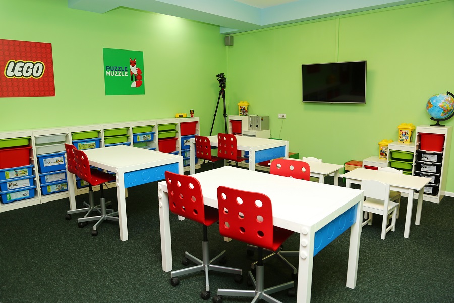 Отмечайте День рождения с Lego в детском центре развития PuzzleMuzzle