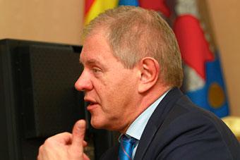 Крайний попал в топ-50 чиновников с самыми высокими семейными доходами