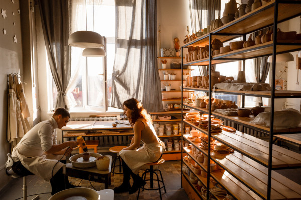 Приглашаем на увлекательные мастер-классы по лепке из глины и гончарному делу 