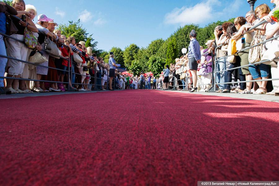 Десятый юбилейный: «Балтийские дебюты» открылись красной ковровой дорожкой