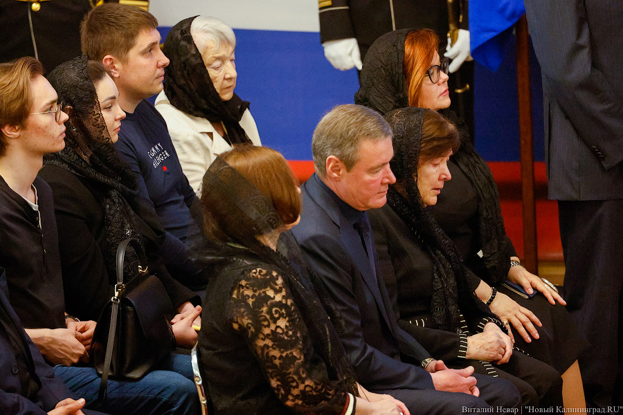 Калининград прощается с адмиралом и экс-губернатором Владимиром Егоровым (фото)