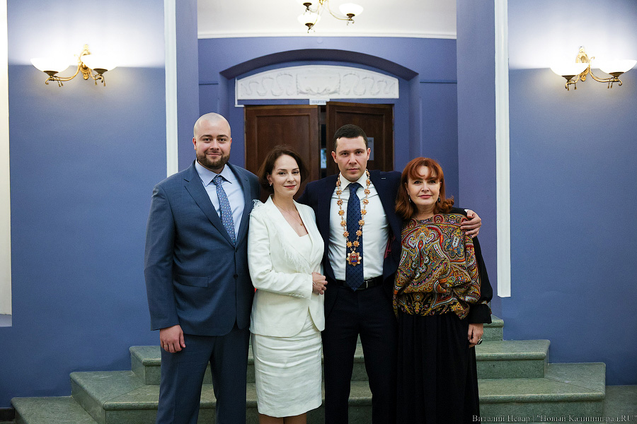 Оркестр, хор и караул: Антон Алиханов снова стал губернатором (фото)