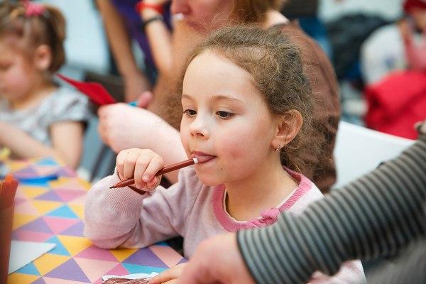 Не пропустите детский мастер-класс по созданию многослойной открытки в ТК «Мега»