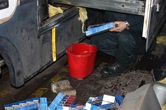 Польские контрабандисты пытались вывезти из области рекордную партию сигарет