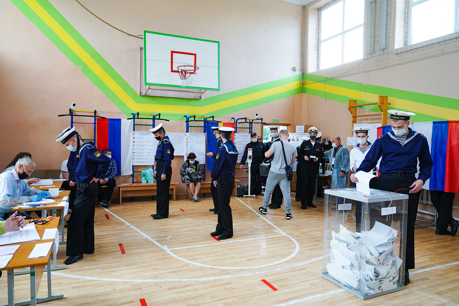 На участках и на кухне: как в Калининградской области прошёл первый день выборов