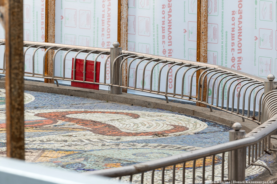 С видом на море и стройку: как выглядит пляж в Светлогорске этим летом