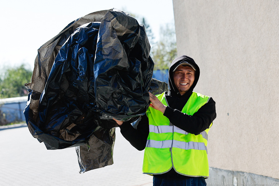 Сотни мусульман совершили под Калининградом молитву в честь Ураза-Байрам (фото)