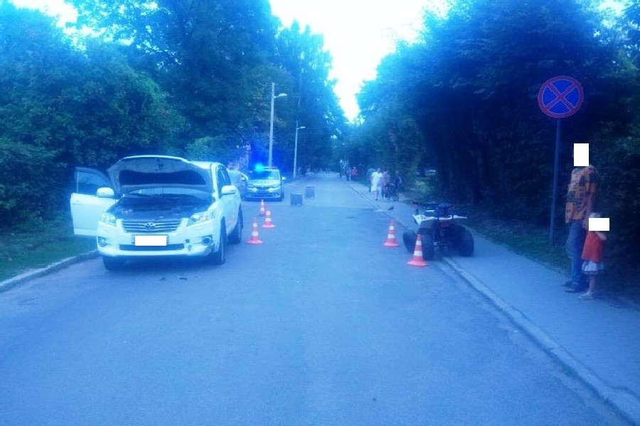 В Донском пьяный квадроциклист врезался в «Тойоту», пострадал 8-летний ребёнок