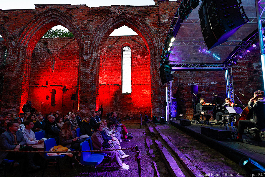Музыкальное приношение: концерт в руинах кирхи Святого Якоба в фотографиях (фото)