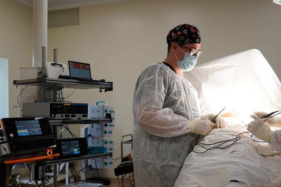 В онкоцентре провели сложную операцию пациентке с раком молочной железы