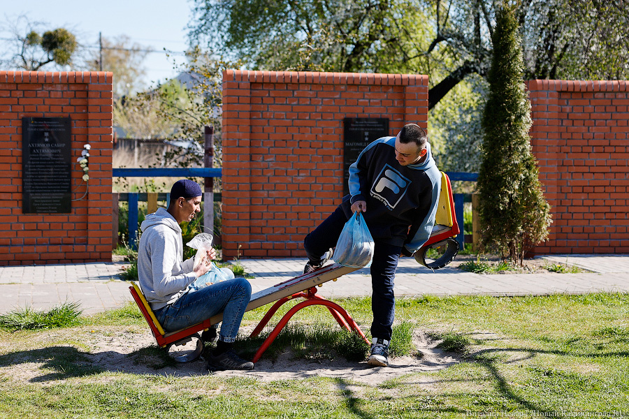 Сотни мусульман совершили под Калининградом молитву в честь Ураза-Байрам (фото)