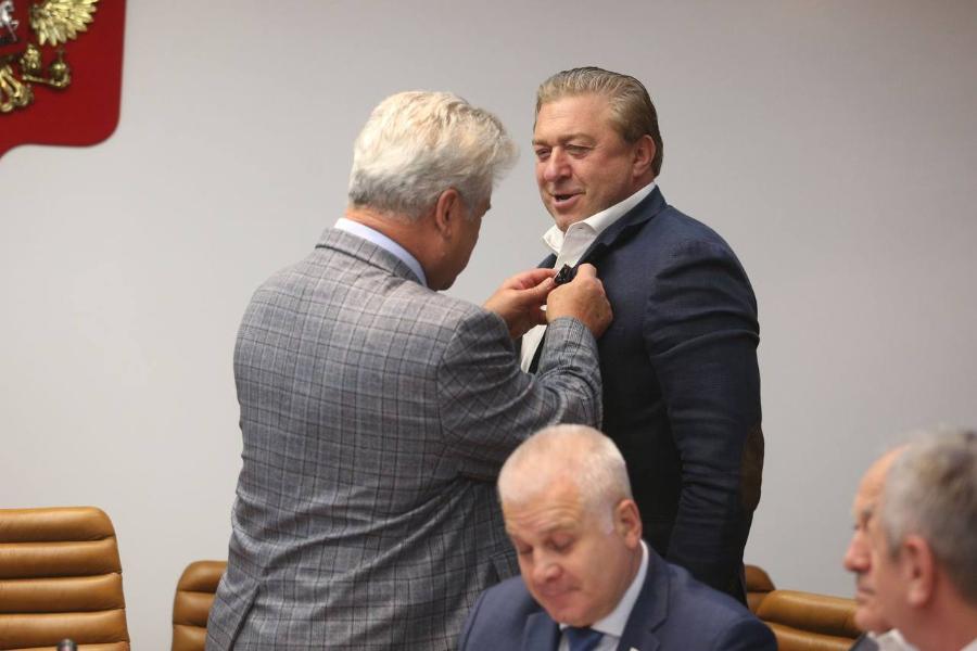 Экс-мэр Калининграда Ярошук получил медаль «Участнику военной операции в Сирии»
