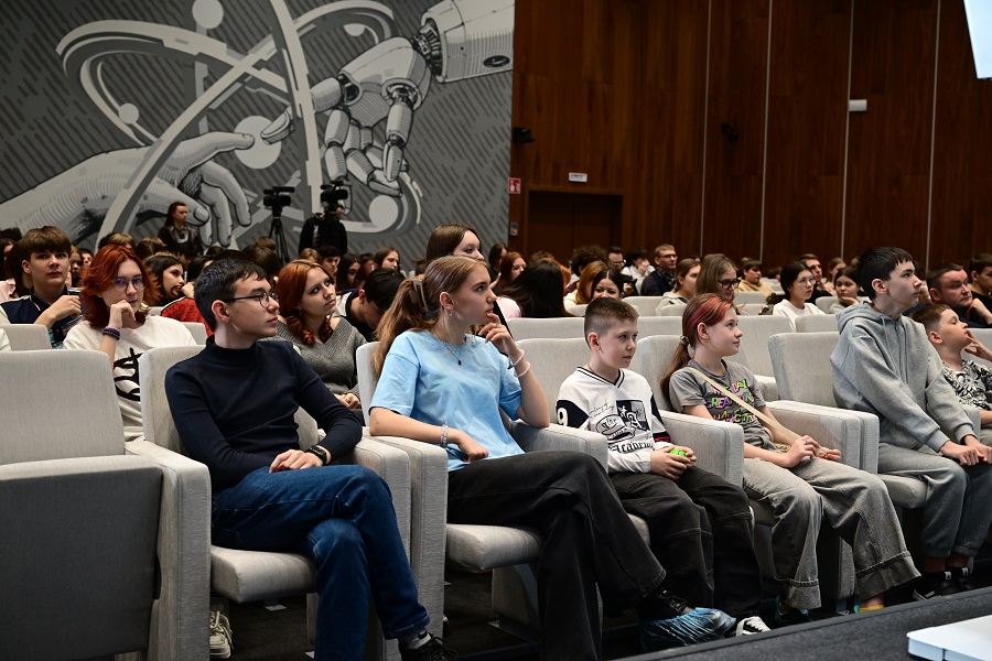 Ученик 23-го лицея стал абсолютным победителем Всероссийской олимпиады по физике