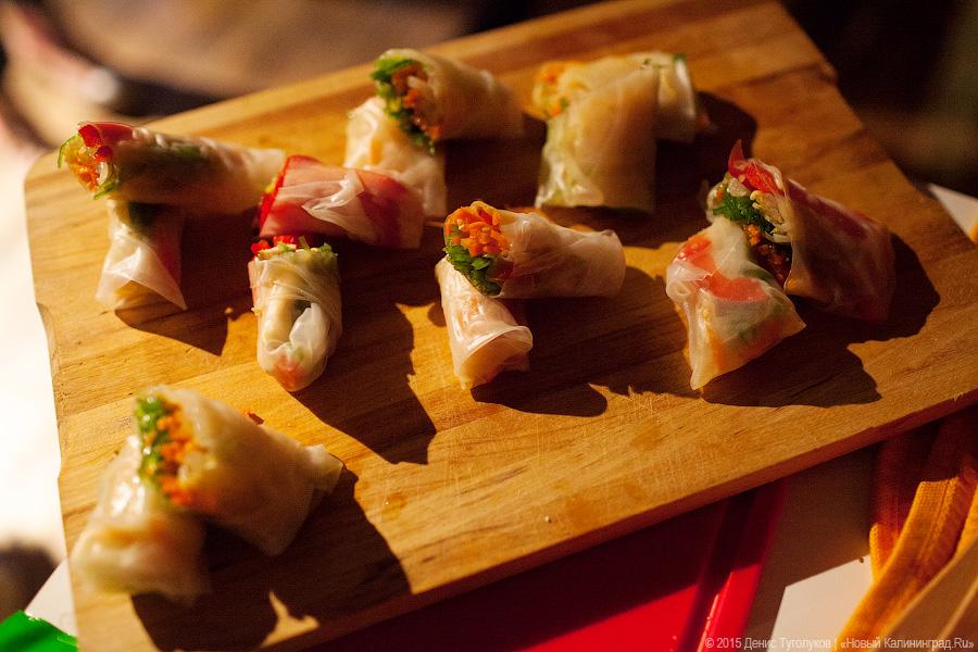 Суп с горошком и «янтарные» роллы:  «International lunch» в «Воротах»