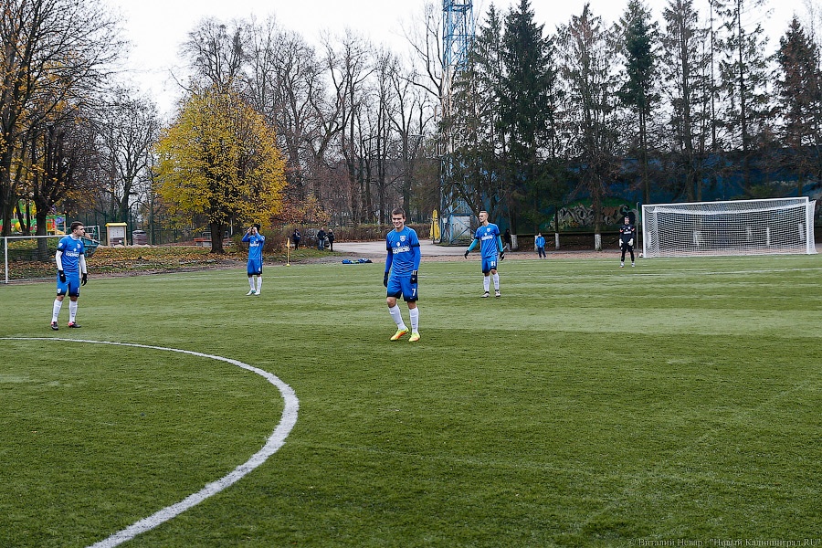 Футбол на синтетике: как в Калининграде на искусственном поле играли