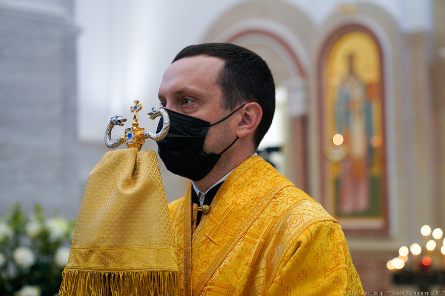 Богослужение в масках: в Калининграде прошла первая литургия в новом храме (фото)