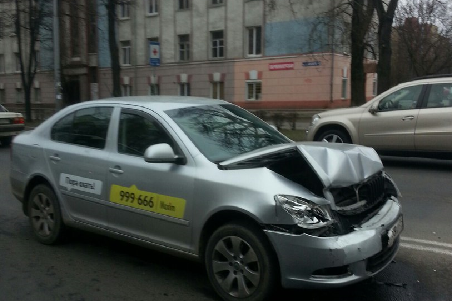 На ул. Невского из-за аварии образовалась пробка (фото)