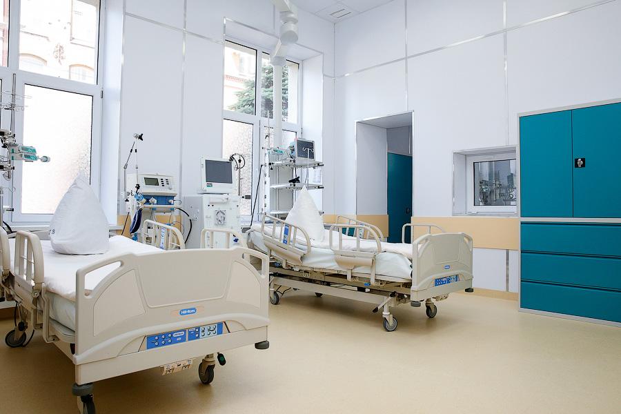 «Скорая» под крышей: как идет ремонт в калининградской областной больнице