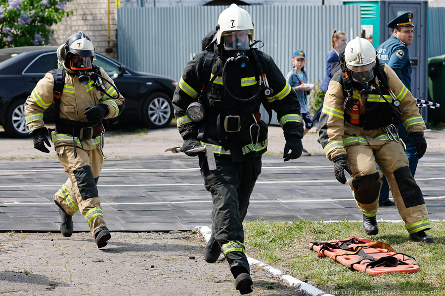 И огонь, и вода: как проходил финал областного конкурса МЧС в Калининграде (фото)