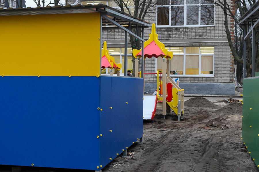 «До завтра не достроим!»: губернатор и мэр собрались открывать неготовые детсады