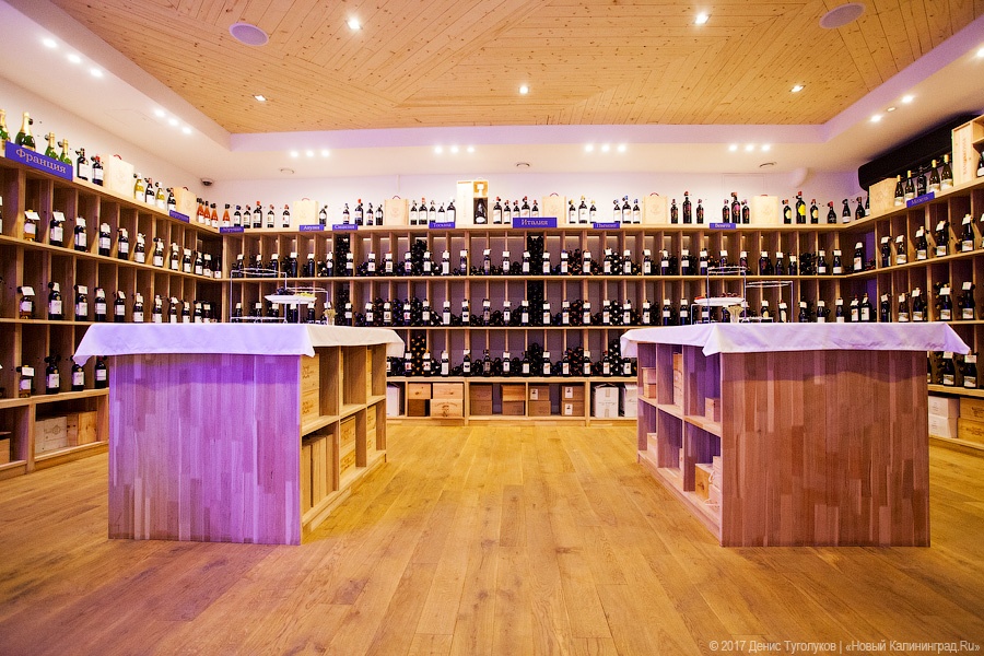 Сто оттенков красного и белого: что такое Cantina di Vino на улице Леонова