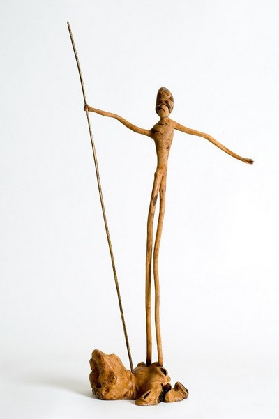 В Янтарном открылся музей сюрреалистических скульптур из корней деревьев