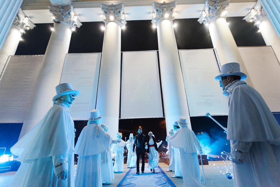 "Под звуки вальса": фоторепортаж с благотворительного бала "Янтарная корона"