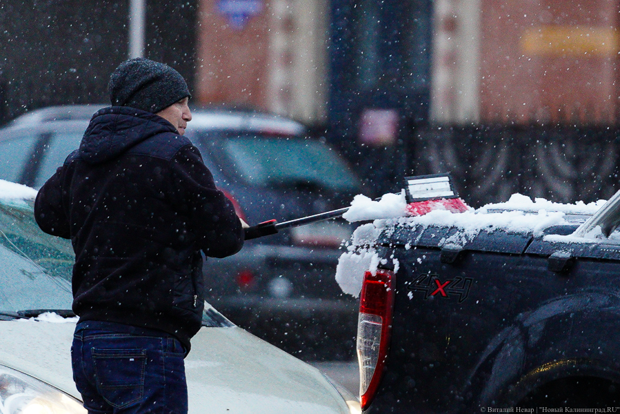 Городские власти — о коллапсе на калининградских улицах: «Снег пошел сверху»